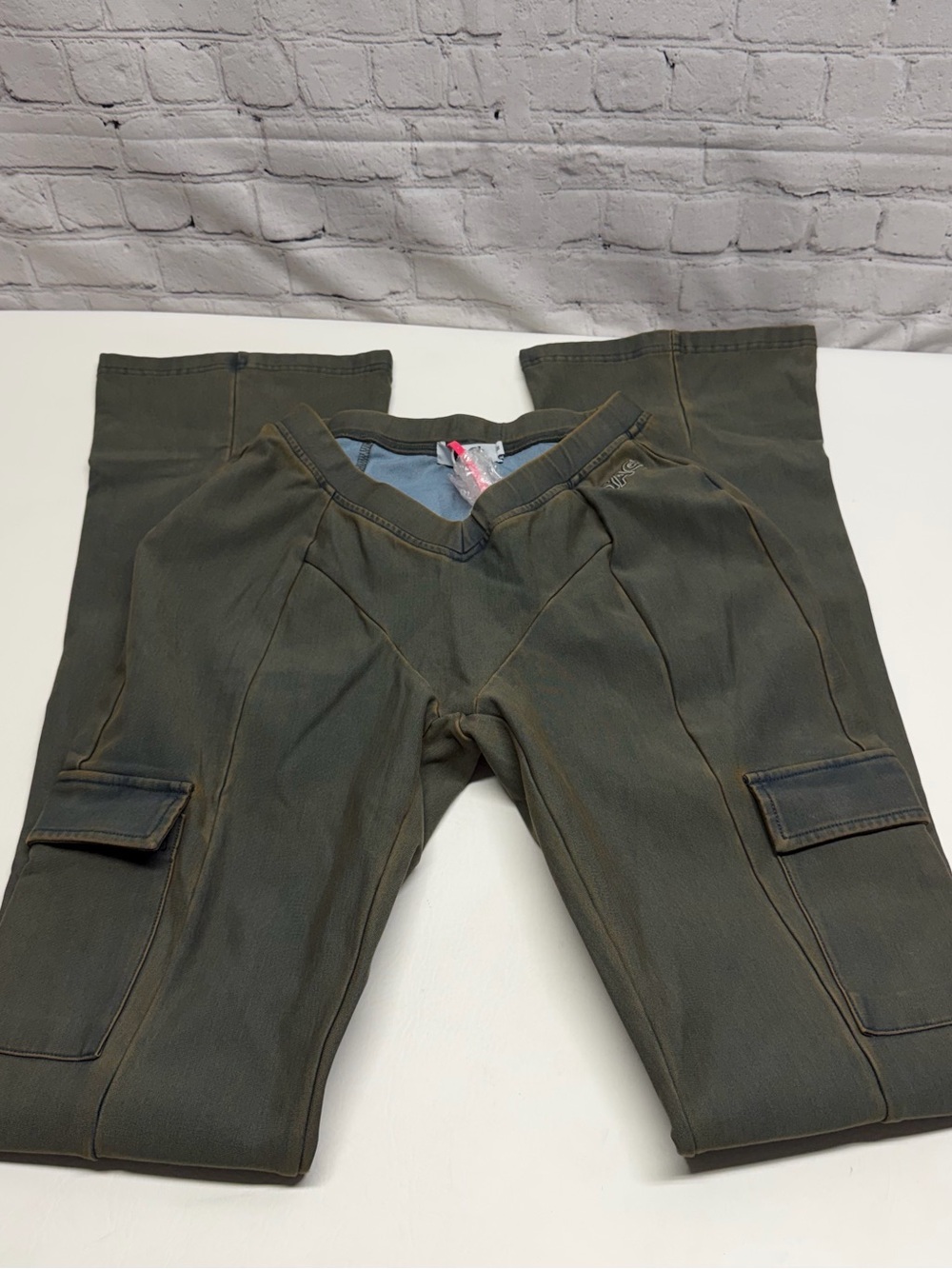 YAGI women’s Olive Cargo Pants with Utility Pockets size M nwt